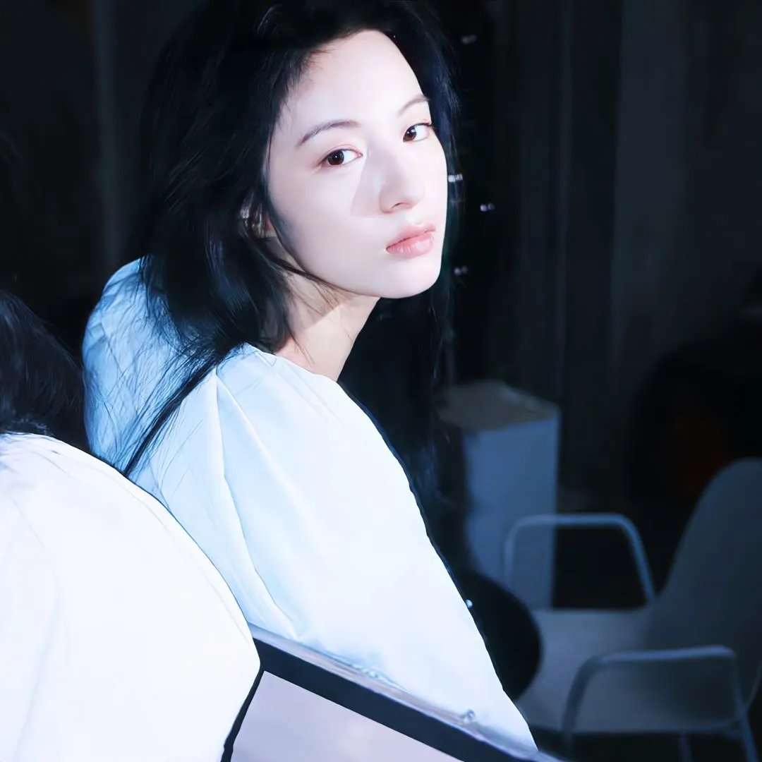 他是龙